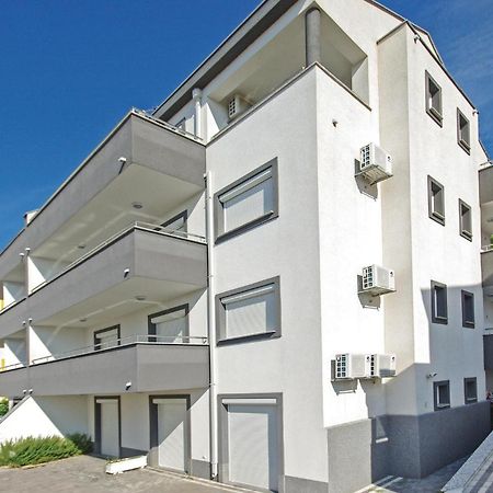 Gorgeous Apartment In Makarska With Wifi Exterior photo