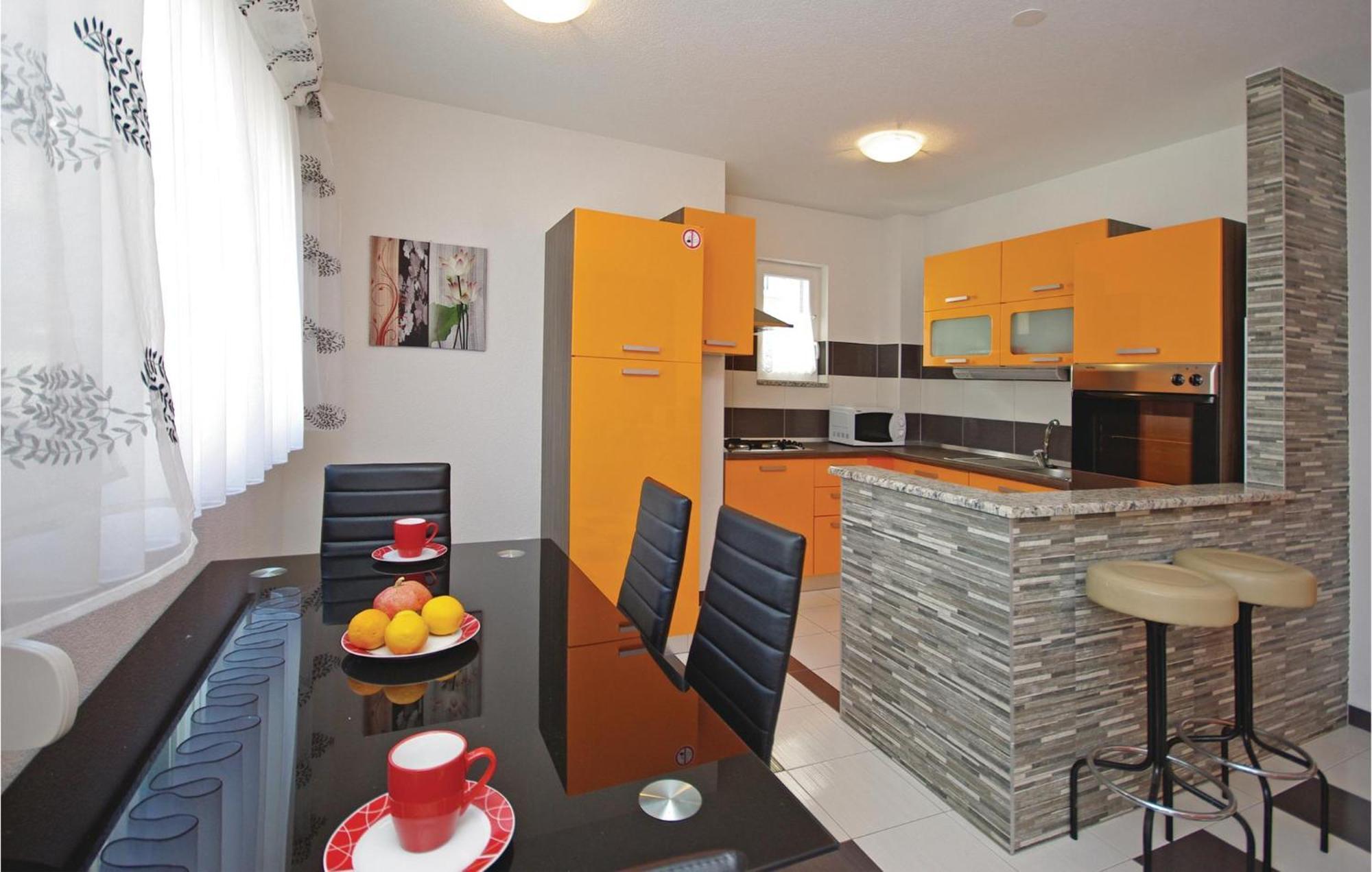 Gorgeous Apartment In Makarska With Wifi Exterior photo