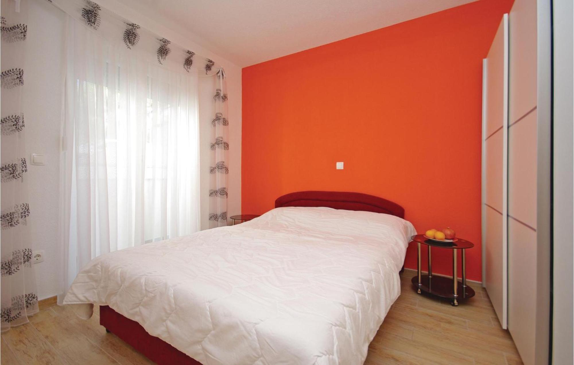 Gorgeous Apartment In Makarska With Wifi Exterior photo